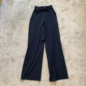 Lululemon Noir Wide Leg Pants Size 4